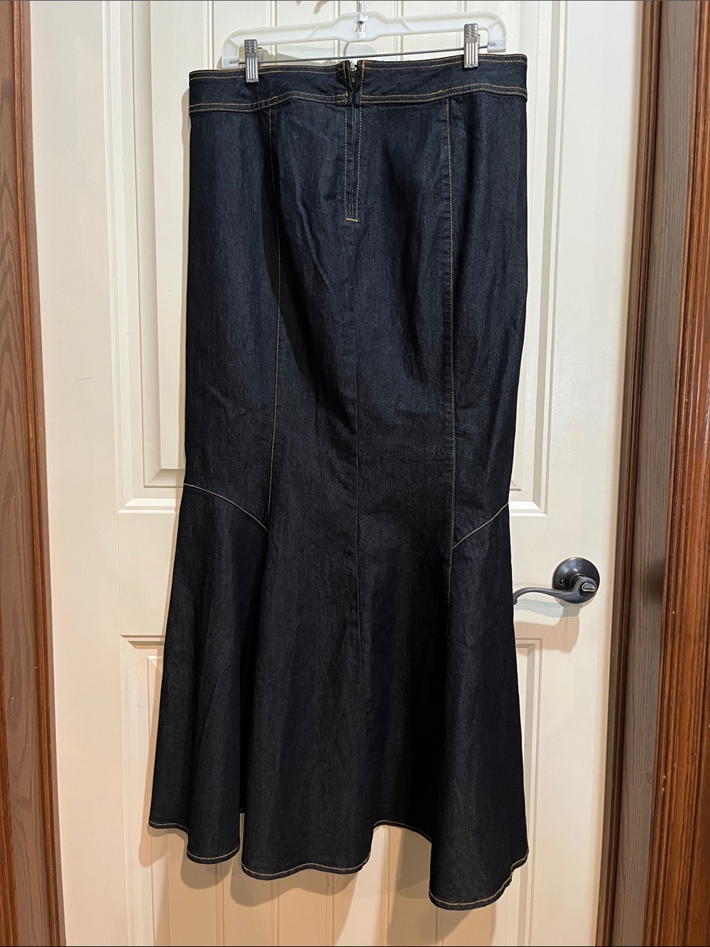 Bisou Bisou Flared Mermaid Denim
Long Jean Skirt Michele Bohbot size 12 women’s - Picture 5 of 8